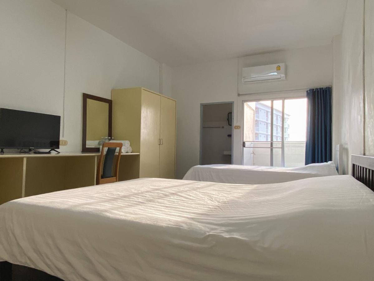 Monta Apartment Bangsaen Exterior foto